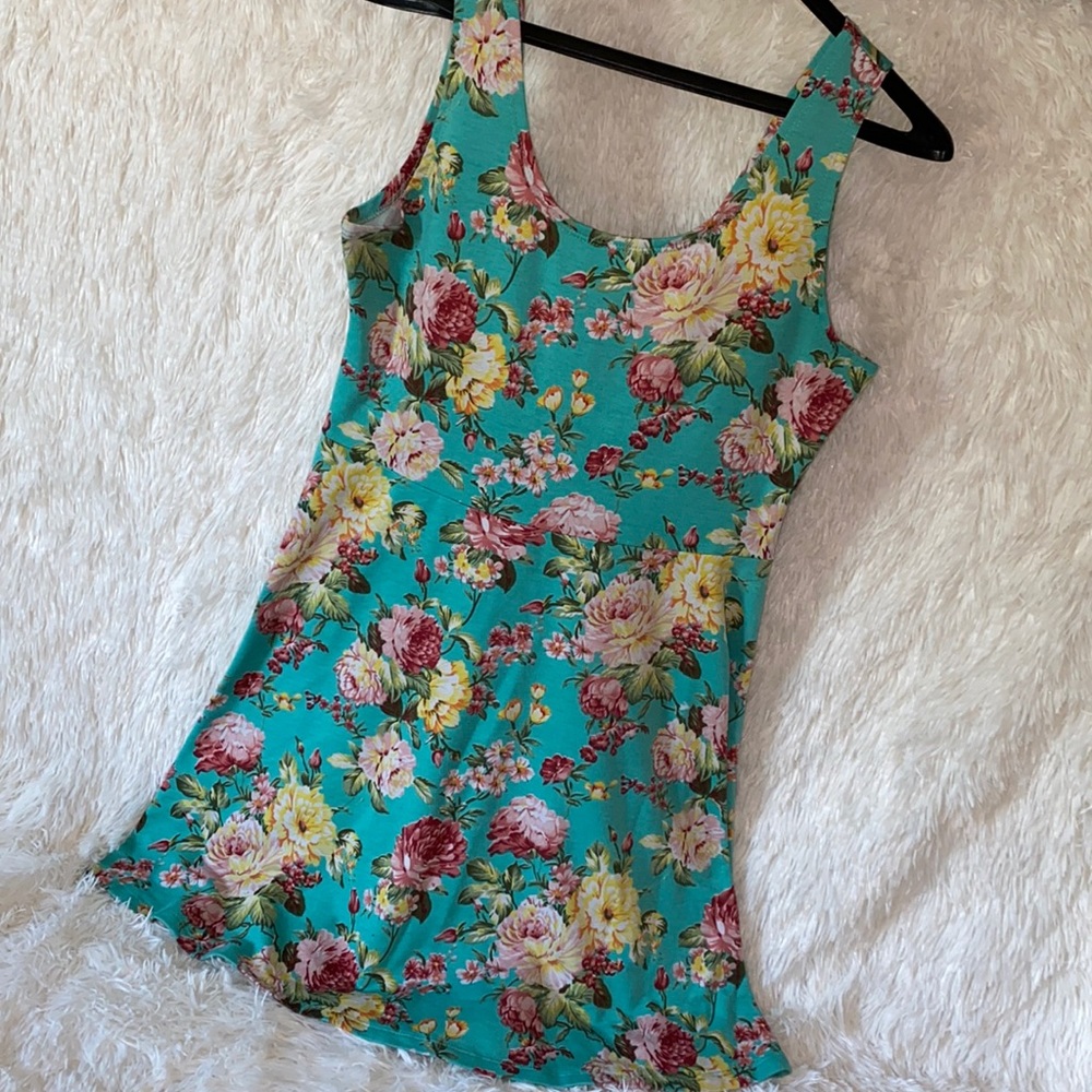 3/25$ Floral Dress 👗